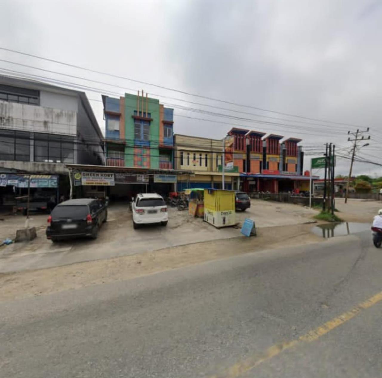 Greenkost Hostel Sintang Exterior photo
